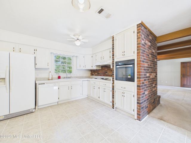 107 Braeburn Drive, Ocean Springs, MS 39564