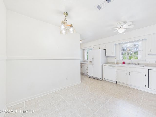 107 Braeburn Drive, Ocean Springs, MS 39564