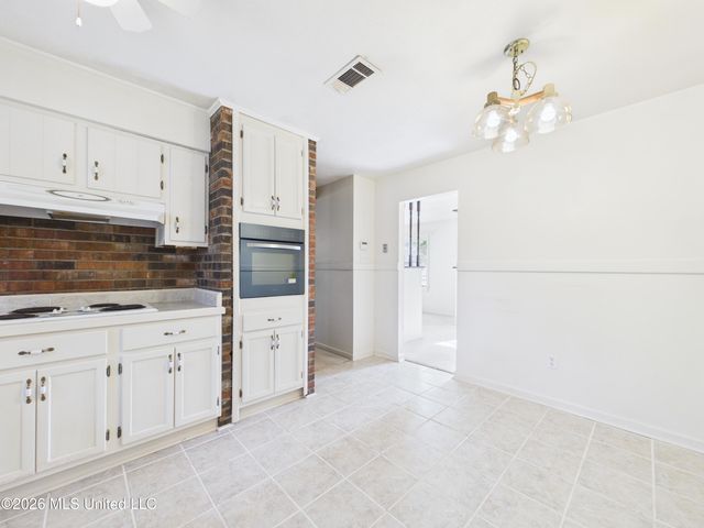 107 Braeburn Drive, Ocean Springs, MS 39564