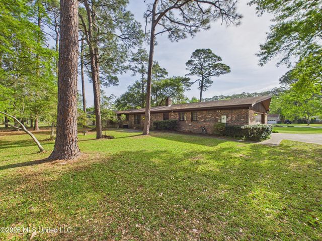 107 Braeburn Drive, Ocean Springs, MS 39564