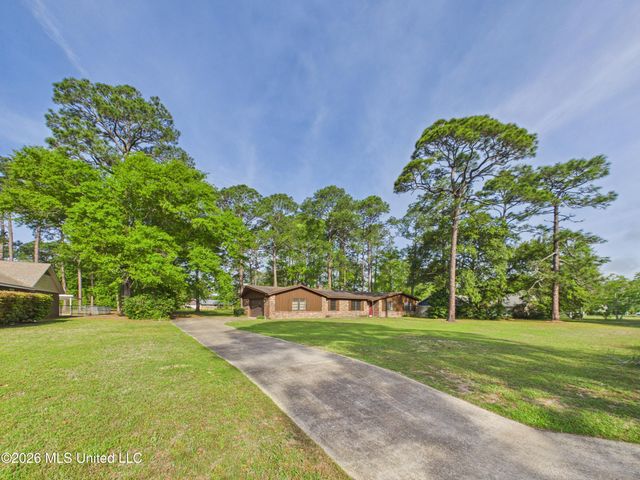 107 Braeburn Drive, Ocean Springs, MS 39564