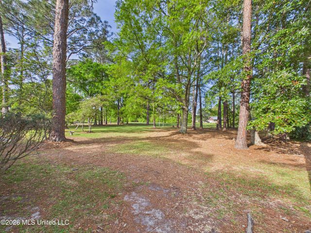 107 Braeburn Drive, Ocean Springs, MS 39564