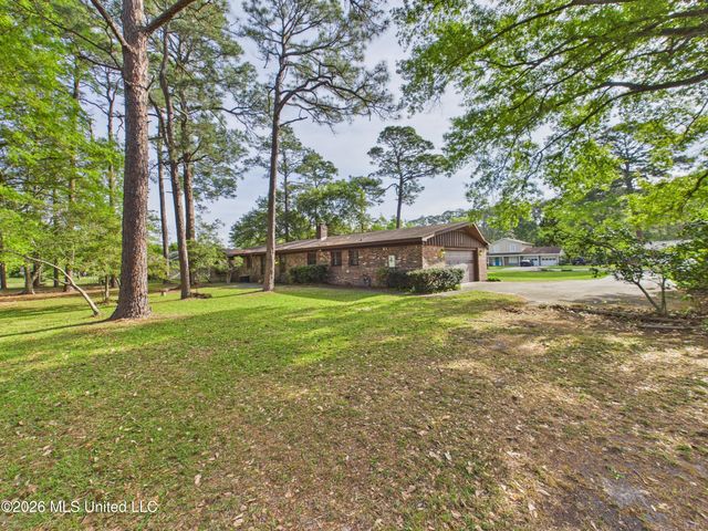 107 Braeburn Drive, Ocean Springs, MS 39564