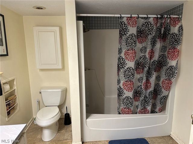 200 Granger Road 11, Medina, OH 44256