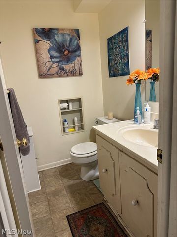 200 Granger Road 11, Medina, OH 44256