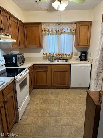 200 Granger Road 11, Medina, OH 44256