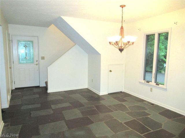 200 Granger Road 11, Medina, OH 44256
