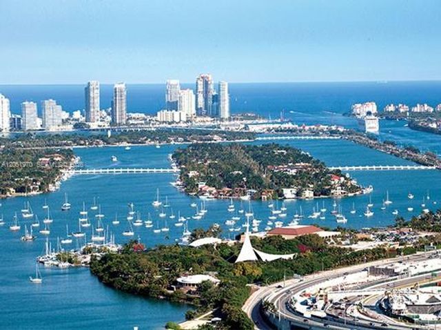 1750 N Bayshore Dr 1909, Miami, FL 33132