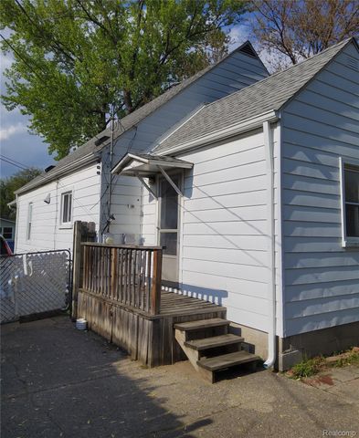 25525 Powers Avenue, Dearborn Heights, MI 48125