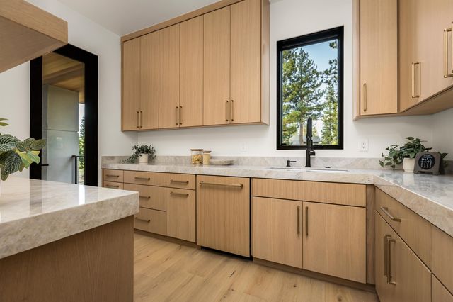 9309 Gaston Court, Truckee, CA 96161