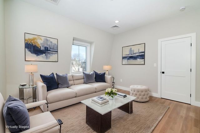 13 Arlington St C, Somerville, MA 02145