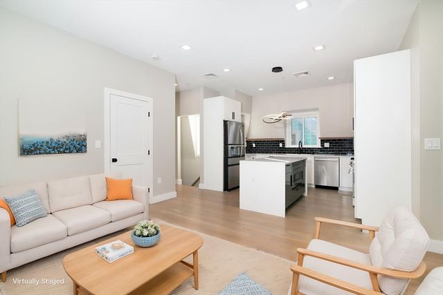 13 Arlington St C, Somerville, MA 02145