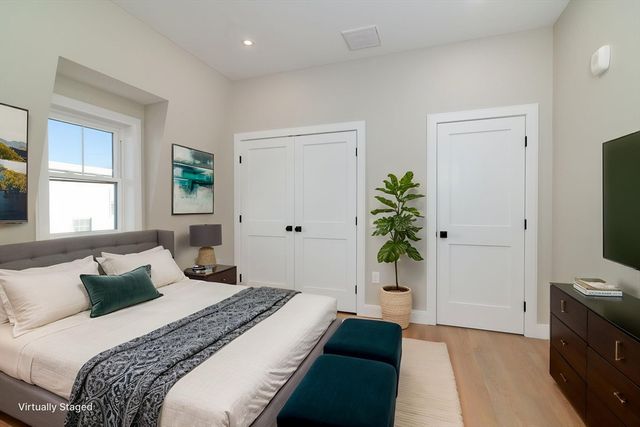 13 Arlington St C, Somerville, MA 02145