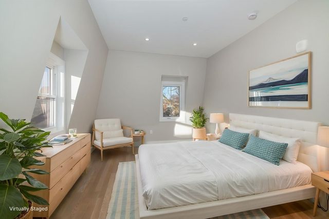 13 Arlington St C, Somerville, MA 02145