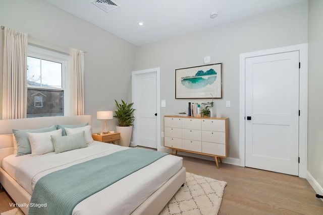 13 Arlington St C, Somerville, MA 02145