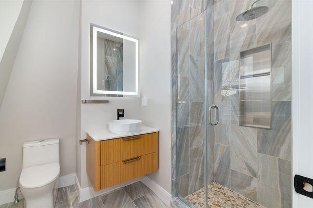 13 Arlington St C, Somerville, MA 02145