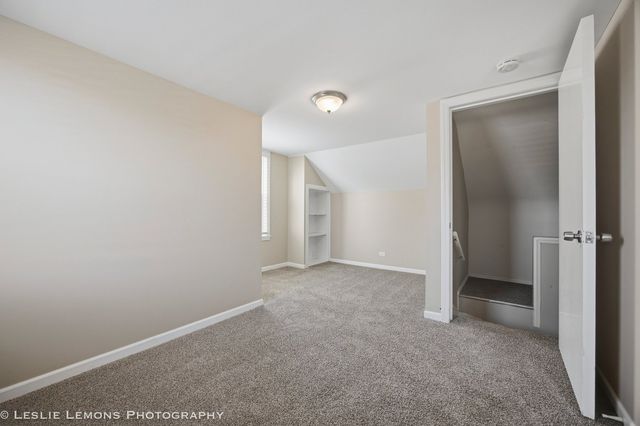 4015 W 105TH Street, Oak Lawn, IL 60453