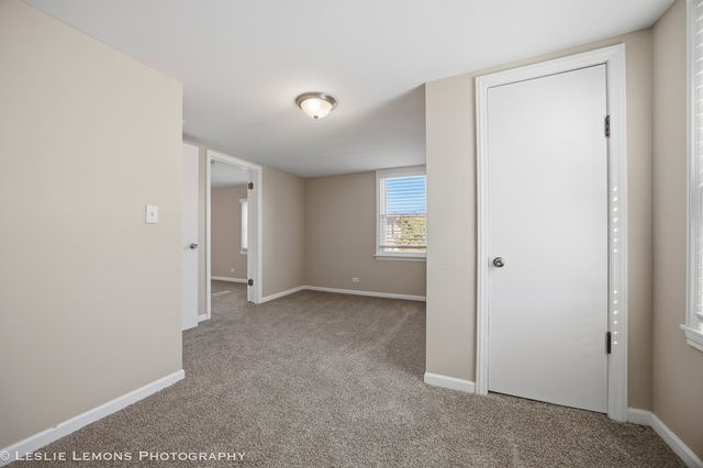 4015 W 105TH Street, Oak Lawn, IL 60453