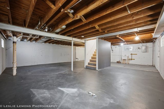 4015 W 105TH Street, Oak Lawn, IL 60453
