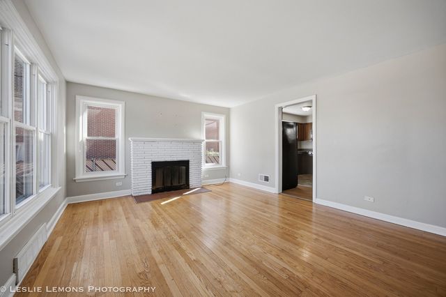 4015 W 105TH Street, Oak Lawn, IL 60453