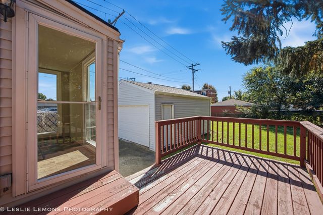 4015 W 105TH Street, Oak Lawn, IL 60453