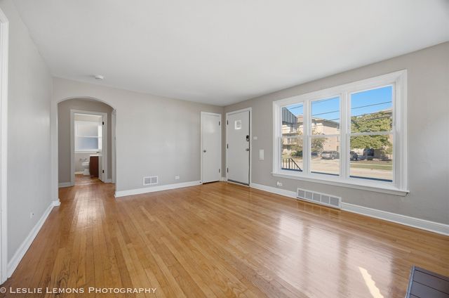 4015 W 105TH Street, Oak Lawn, IL 60453