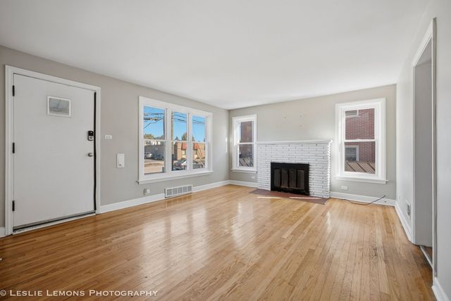 4015 W 105TH Street, Oak Lawn, IL 60453