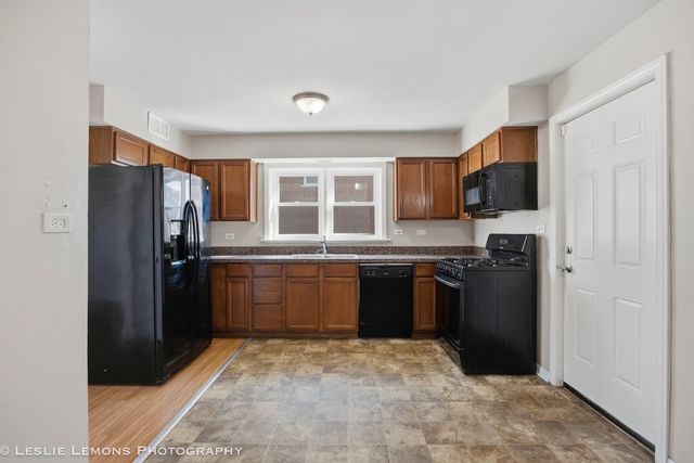 4015 W 105TH Street, Oak Lawn, IL 60453