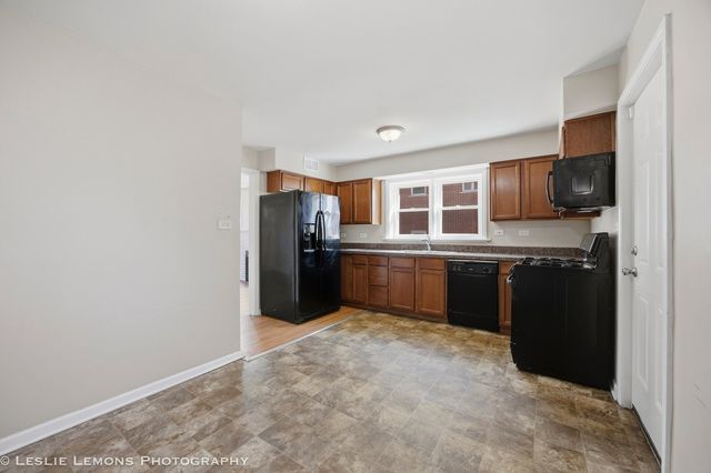 4015 W 105TH Street, Oak Lawn, IL 60453