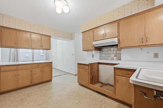 3622 Armour AVENUE, Cudahy, WI 53110