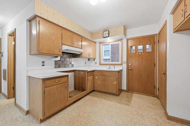 3622 Armour AVENUE, Cudahy, WI 53110