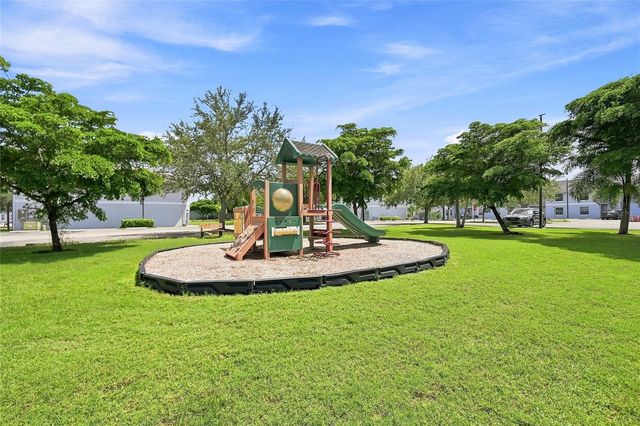 8423 BERNWOOD COVE LOOP 410, Fort Myers, FL 33966
