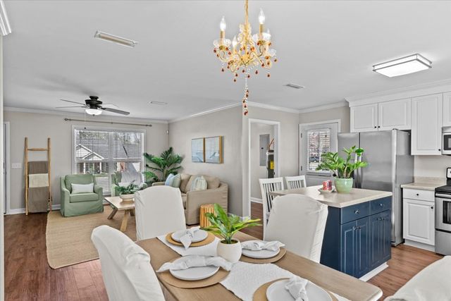 100 Caravan Ln, Dothan, AL 36303