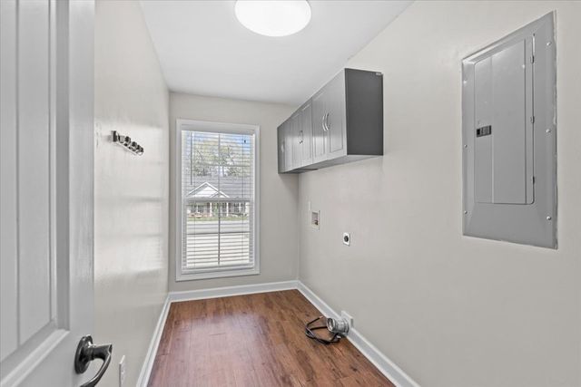 100 Caravan Ln, Dothan, AL 36303