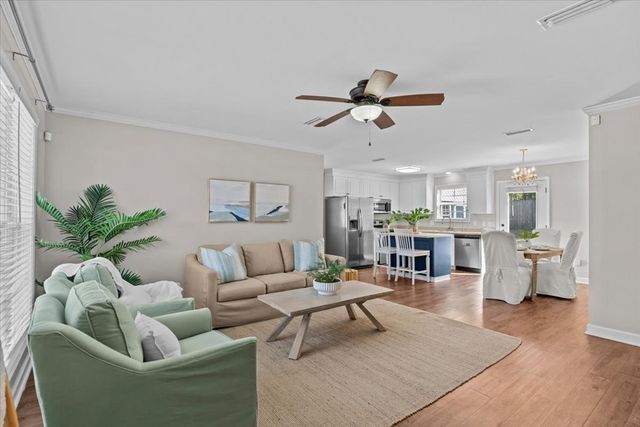 100 Caravan Ln, Dothan, AL 36303