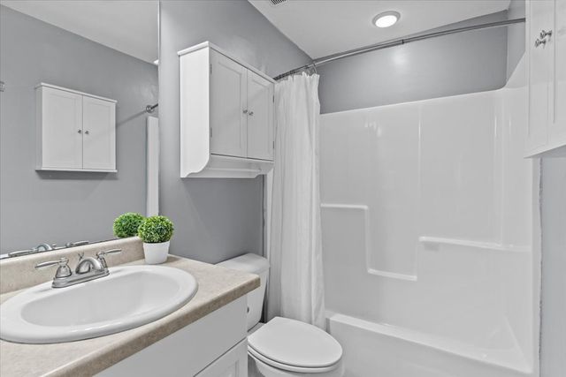 100 Caravan Ln, Dothan, AL 36303