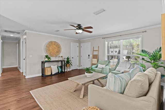 100 Caravan Ln, Dothan, AL 36303