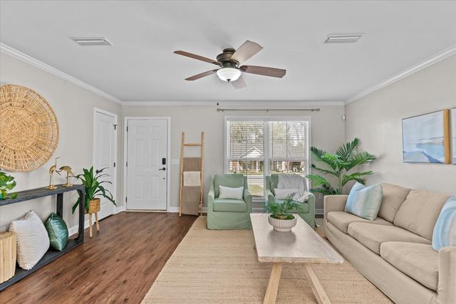 100 Caravan Ln, Dothan, AL 36303