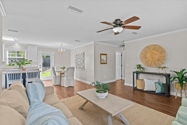 100 Caravan Ln, Dothan, AL 36303