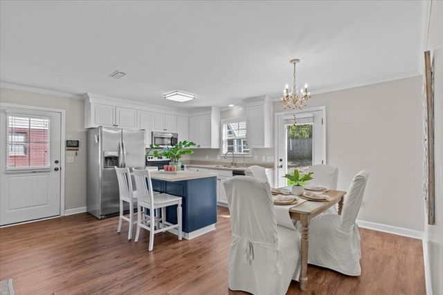 100 Caravan Ln, Dothan, AL 36303