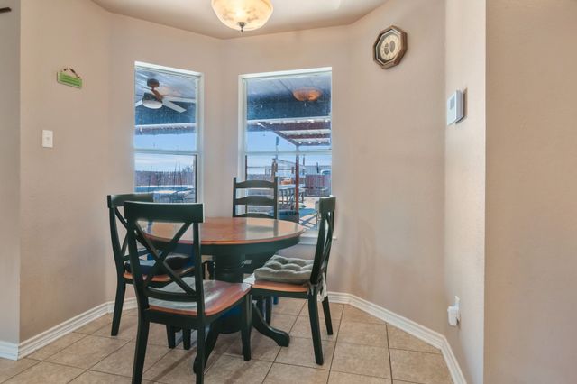 2366 County Road 1370, Alvord, TX 76225