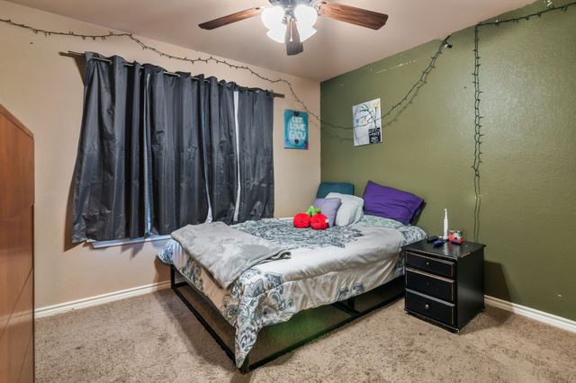 2366 County Road 1370, Alvord, TX 76225