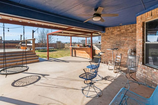 2366 County Road 1370, Alvord, TX 76225