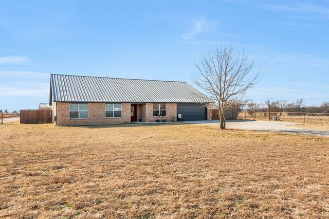 2366 County Road 1370, Alvord, TX 76225