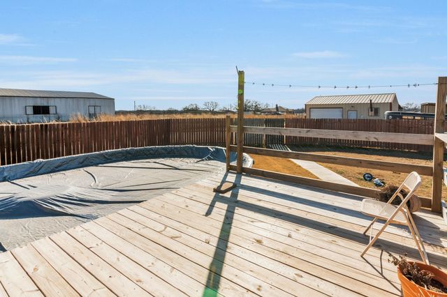 2366 County Road 1370, Alvord, TX 76225