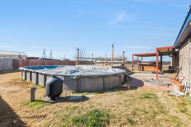 2366 County Road 1370, Alvord, TX 76225