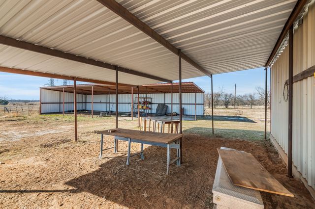 2366 County Road 1370, Alvord, TX 76225