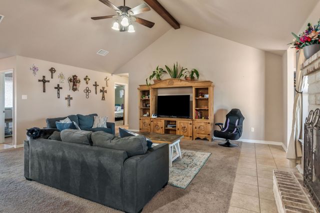 2366 County Road 1370, Alvord, TX 76225