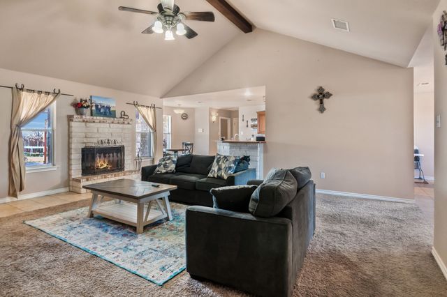 2366 County Road 1370, Alvord, TX 76225