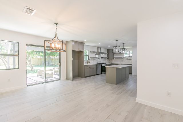 13516 Spring Grove Avenue, Dallas, TX 75240